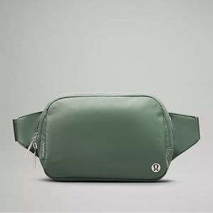 Lulu lemon belt bag